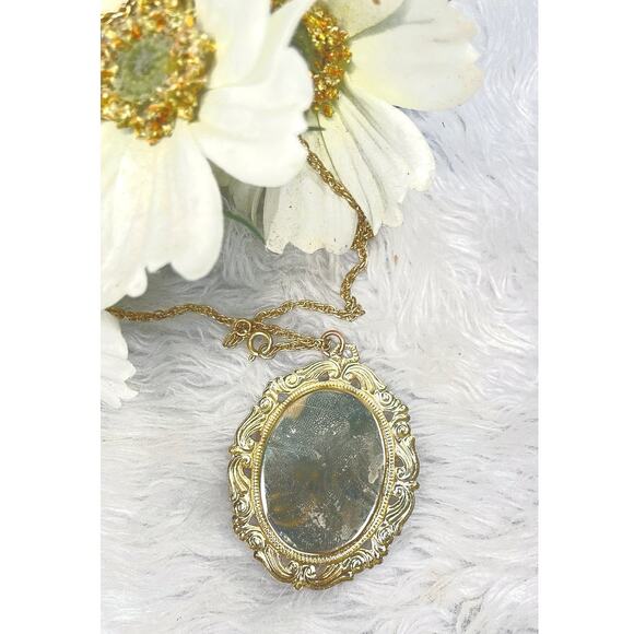 Vintage Cameo Pendant Necklace – The Three Graces - Picture 3 of 4